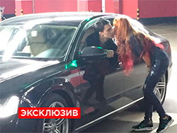 Николь Кузнецова  была застигнута во время поцелуев с Денисом Высоцким